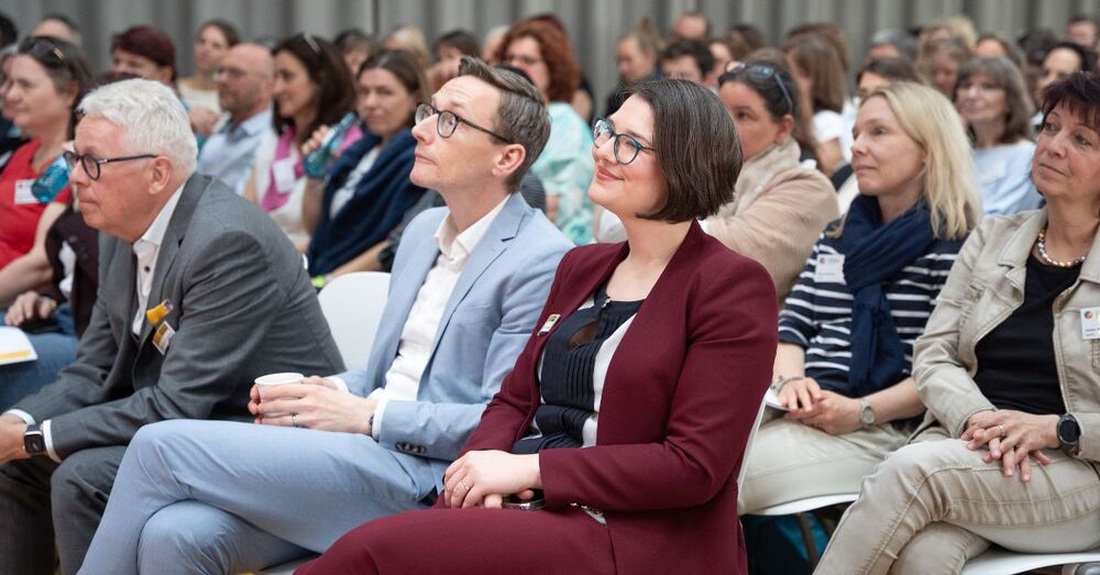 Geschäftsführende: Dr. Lorenz Huck und Dr. Laura Maria Schmidt