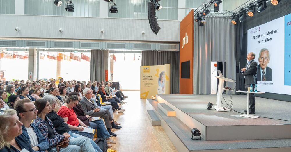 Prof. Dr. Ulrich Trautwein und Publikum
